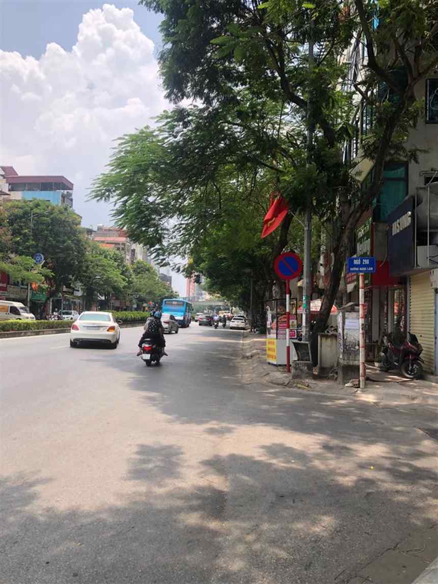 Bán Cực Phẩm Nhà Riêng 3 Tầng Tại Ngọc Lâm, Long Biên, Mặt Tiền Siêu Rộng, DT 180m2, Ngõ Ô Tô, Giá 32 Tỷ