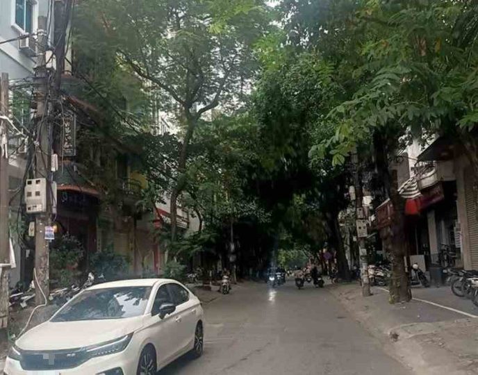 Bán Nhà Nguyên Căn 5 Tầng Mặt Phố Võ Văn Dũng, Đống Đa, Cạnh Hồ Hoàng Cầu, Phân Lô VIP, Giá Nhỉnh 32 Tỷ