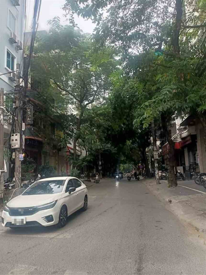 Bán Nhà Nguyên Căn 5 Tầng Mặt Phố Võ Văn Dũng, Đống Đa, Cạnh Hồ Hoàng Cầu, Phân Lô VIP, Giá Nhỉnh 32 Tỷ