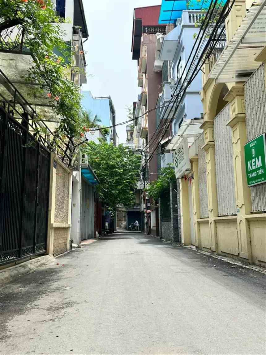 Bán Nhà Phố 4 Tầng MT 7M Vuông Vắn Cách Hồ Tây 50M, Phường Bưởi, Tây Hồ, Sổ Đỏ Chính Chủ 33 Tỷ