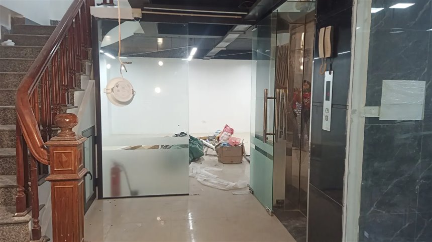 Bán Nhanh Tòa Nhà Văn Phòng Phố Dương Khuê, Cạnh Đh Thương Mại, Trang Bị Thang Máy, PCCC, Giá 31 Tỷ