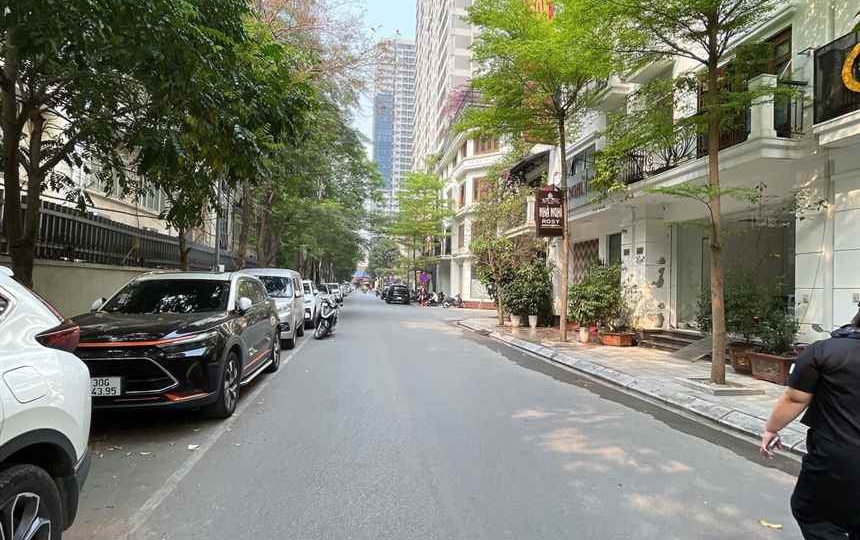 Sẵn Bán Biệt Thự Liền Kề Phố Nguyễn Tuân, Thanh Xuân, Nhà 5 Tầng Khang Trang, Kinh Doanh Tiềm Năng, Giá 32 Tỷ