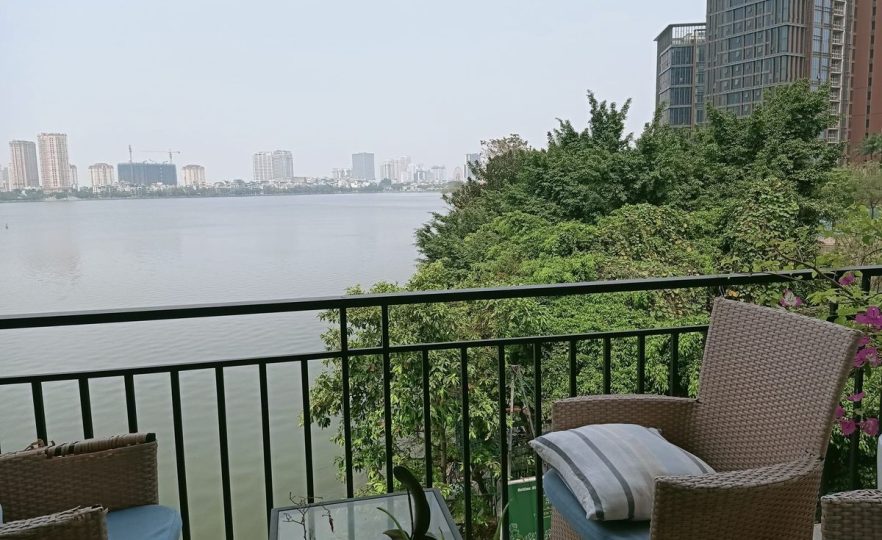 Bán nhà mặt phố Quảng Khánh, DT 123m2, giá 130 tỷ