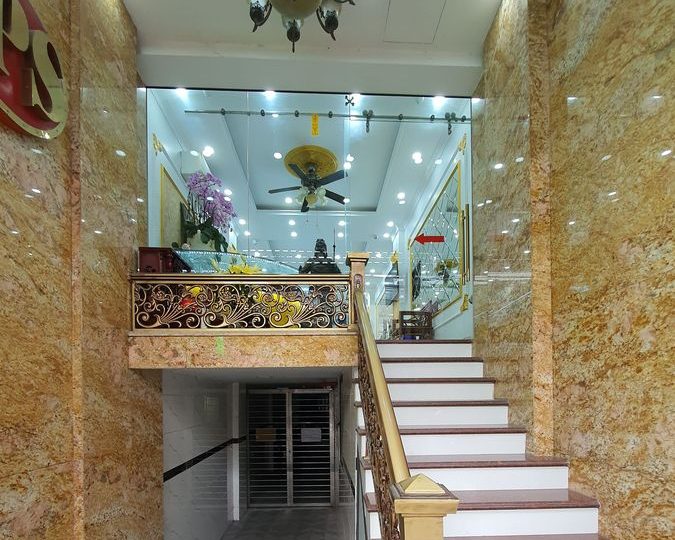 Bán nhà mặt phố VIP ở Cầu Giấy, 20 căn hộ cho thuê, giá 58 tỷ