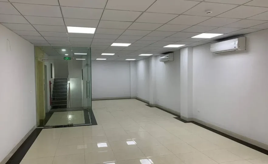 Bán tòa Building 8 tầng ở Vương Thừa Vũ, thang máy siêu tốc, dòng tiền tốt