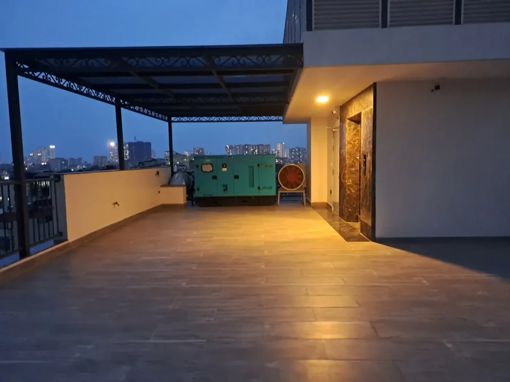Bán nhà mặt phố Hoàng Văn Thái giá 100 tỷ, 9 tầng thang máy
