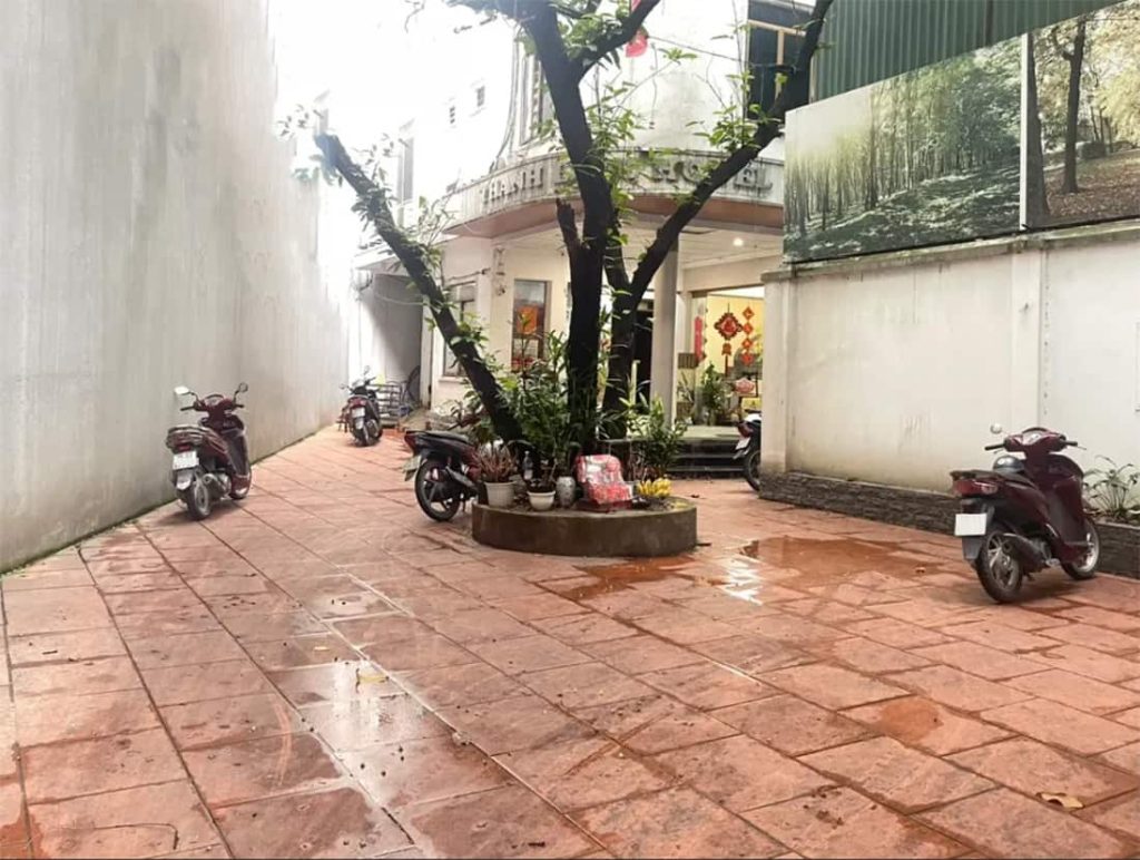 Bán nhà phố Kim Ngưu 76 tỷ, DT 315m2 sân rộng để xe thoải mái