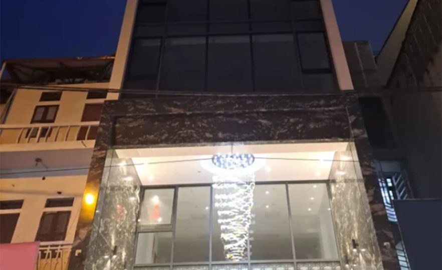 Bán nhà mặt phố Hoàng Văn Thái giá 100 tỷ, 9 tầng thang máy