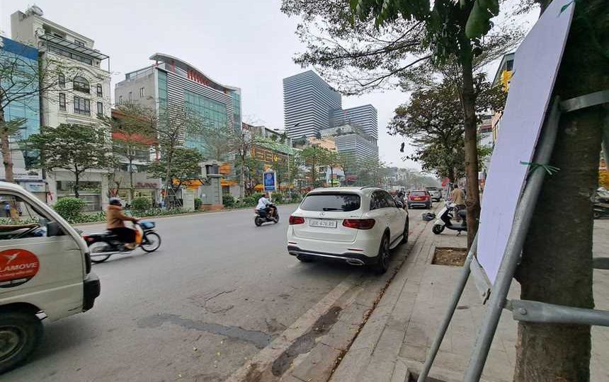 Bán Nhà Phố 33 Tỷ Khu Vực Xã Đàn, Đống Đa, DT 44m2, Vỉa Hè Trước Sau Rộng, Ô Tô Dừng Đỗ Thoải Mái