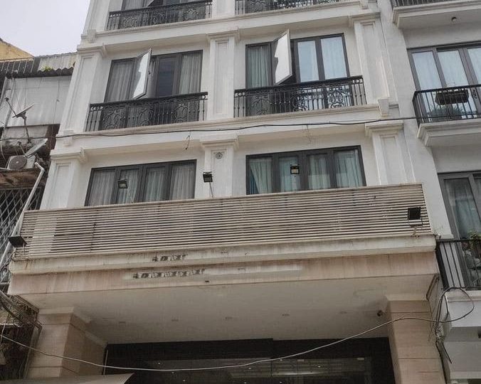 Bán khách sạn phố cổ Bát Sứ 124m2, 9 tầng, mặt tiền 7.8m, giá 200 tỷ