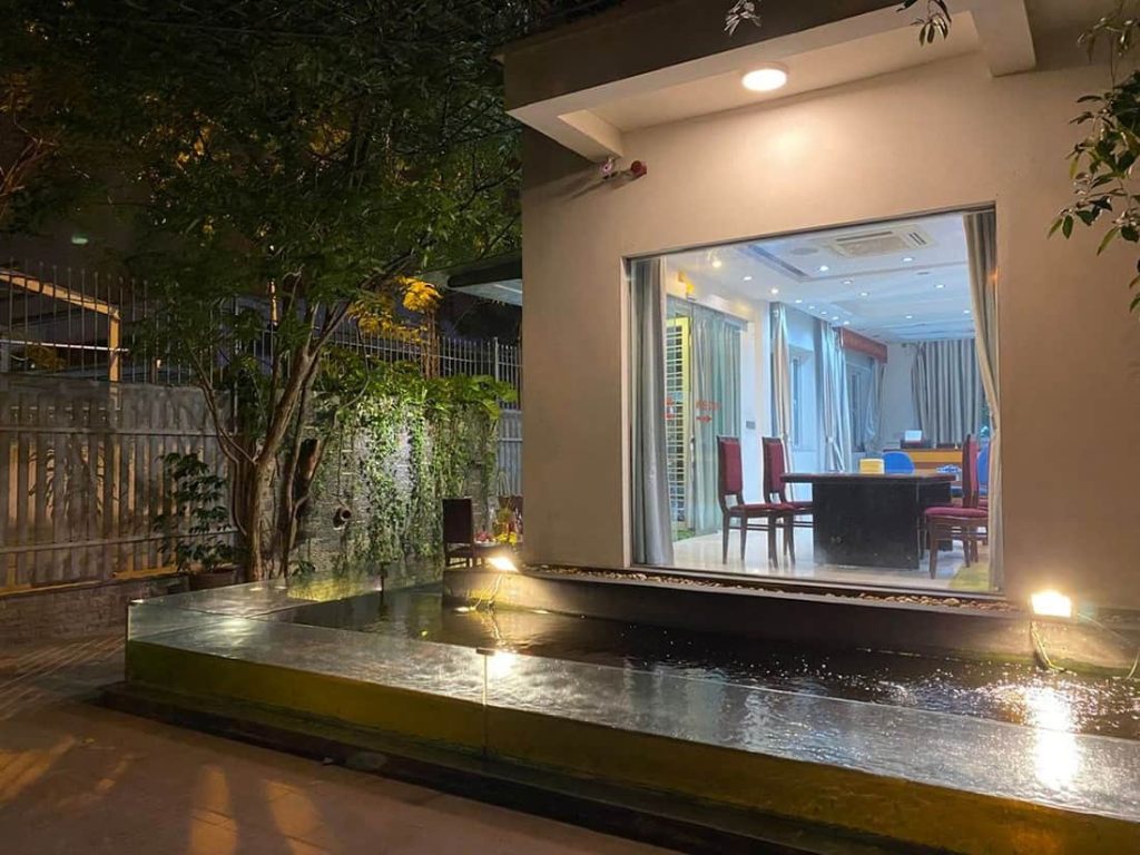 Bán biệt thự phố Trần Thủ Độ, DT 300m2, MT 34m, giá 100 tỷ