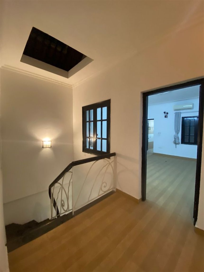 Bán Biệt Thự Phố Tô Ngọc Vân, Tây Hồ, 3 Tầng Có Gara, Diện Tích Rộng 190m2, Giá Hơn 46 Tỷ