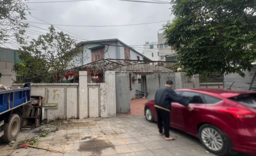 Bán đất khu vực Võ Chí Công, DT 457m2, MT 40m, giá 152 tỷ