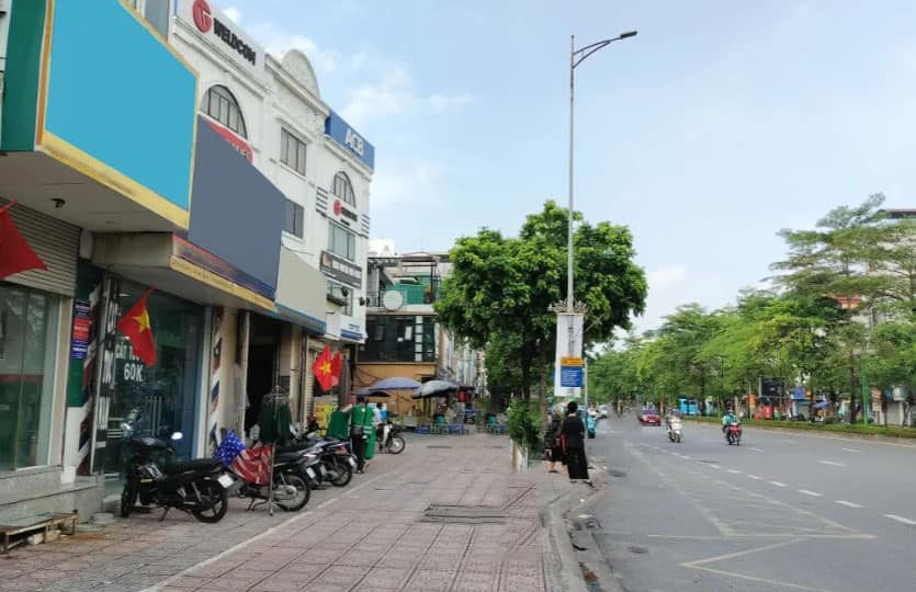 Bán nhà mặt phố Ngô Gia Tự, diện tích 323m2, mặt tiền 14m xây tòa nhà văn phòng đẳng cấp