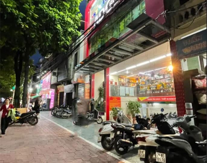 Bán nhà phố Ngọc Hồi diện tích 210m2, mặt phố kinh doanh sầm uất