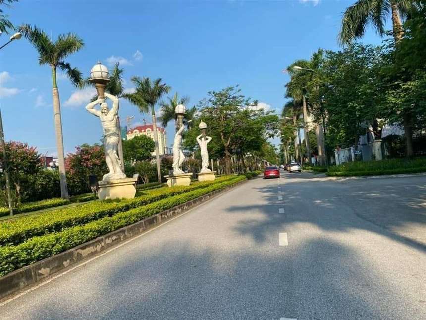 Tìm Mua Biệt Thự Giá Rẻ Ở Xuân La, Tây Hồ, Nhỉnh 54 Tỷ, 3 Tầng, DT 180m2, Full Tiện Ích, An Ninh Cao