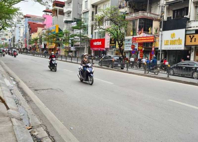 Bán nhà 3 tầng mặt phố Tôn Đức Thắng, DT 14m2, lô góc kinh doanh đỉnh, giá 6 tỷ