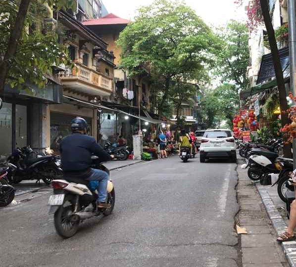 Tìm Đất 80m2 Ở Phường Hàng Mã, Hoàn Kiếm, Giá 60 Tỷ, Mặt Tiền Hơn 3m, Ô Tô Dừng Đỗ, Buôn Bán Ngày Đêm