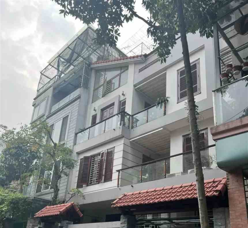 Mua Biệt Thự 5 Tầng Đẹp Ở Tại Phường Yên Hòa, 55 Tỷ, DT 120m2, Mặt Tiền 5m, Đường Ô Tô Dừng Đỗ