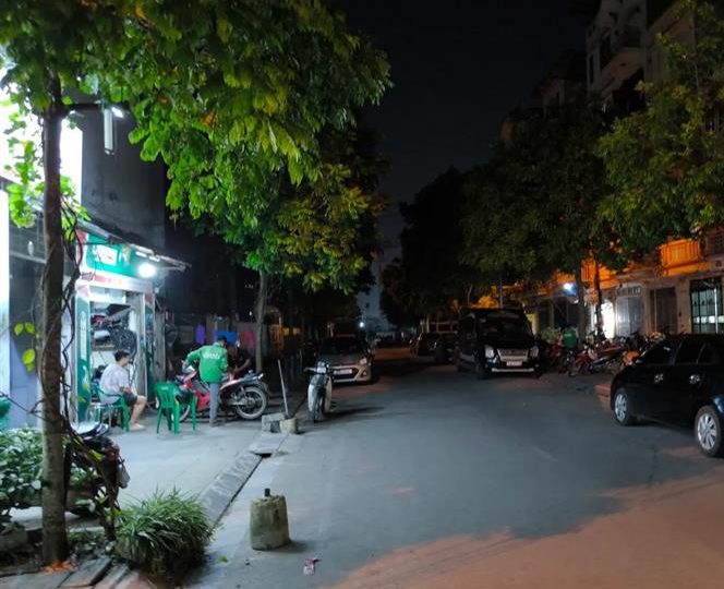Mua Đất Trên 400m2 Quanh Mai Dịch, Cầu Giấy, Giá 42 Tỷ, Mặt Tiền 20m, Giao Thông Tiện Các Ngả