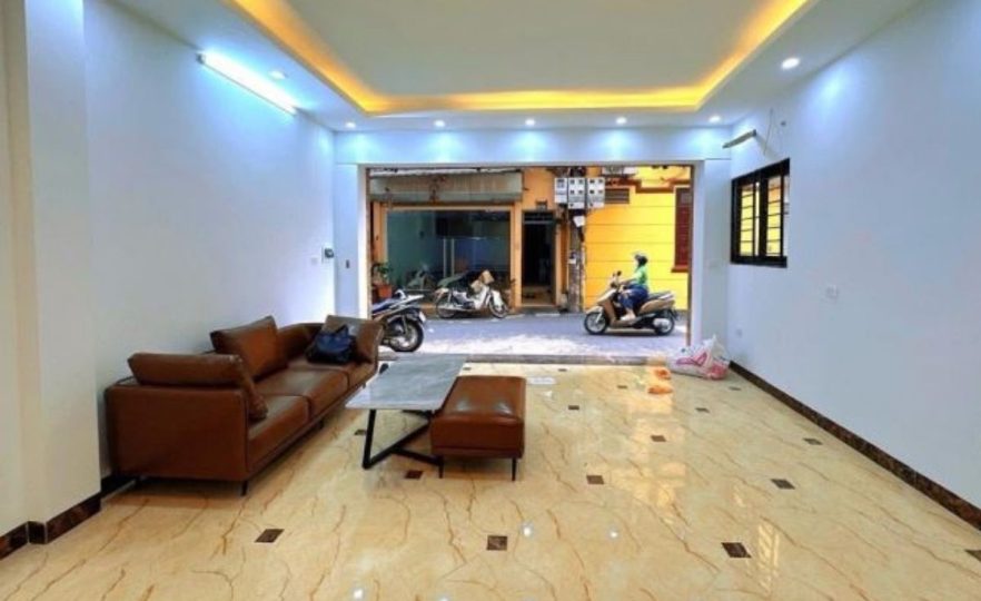 Bán nhà Hoàng Quốc Việt 55m², 5T, lô góc 3 thoáng, gara, 21 tỷ