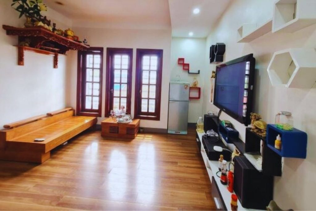 ban-nha-lac-long-quan-90m2-mt-9m-oto-tranh.jpg