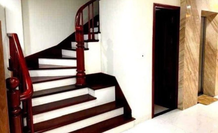 Bán Nhà Lô Góc Mặt Phố Xuân La 113m², Tầng, Thang Máy,57 Tỷ