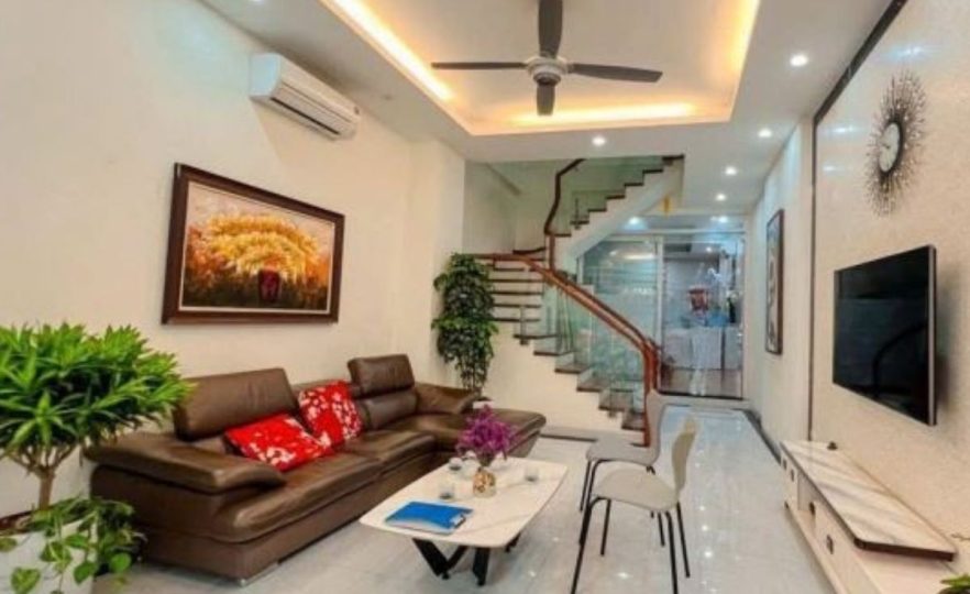 Bán căn mặt phố Bùi Xương Trạch 69m², 4 tầng, view hồ, 23 tỷ