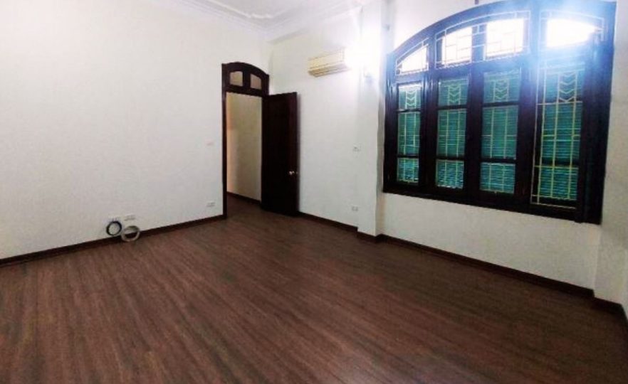 Bán nhà mặt phố Giảng Võ52m²,4 tầng, giá 30 tỷ, kinh doanh