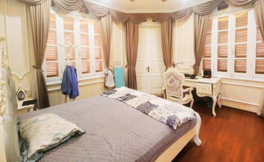 Bán nhà mặt phố Trần Quốc Hoàn 99m², MT 9m, 5.5 tầng, giá 42 tỷ