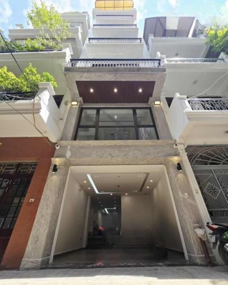 Bán nhà phân lô Hoàng Quốc Việt 65m², 7 tầng thang máy, gara ô tô