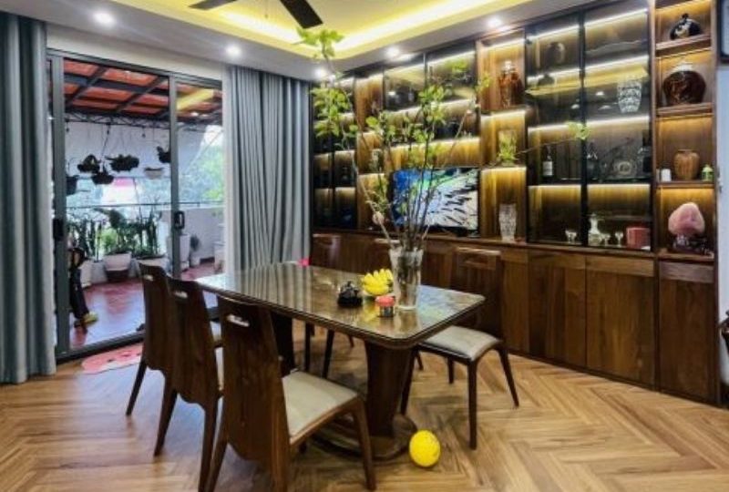 Bán nhà phố cổ lô góc 3 thoáng, mặt tiền 10m, 6 tầng, 2 thang máy