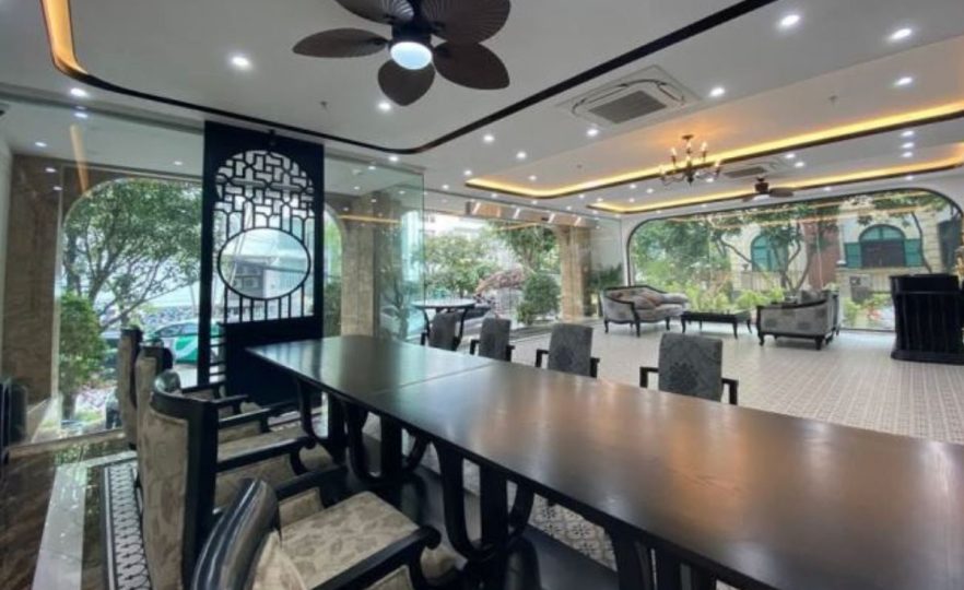 Bán tòa nhà lô góc Trần Thái Tông 180m², 7 tầng, giá 150 tỷ 