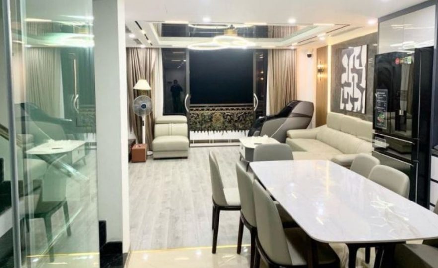 Nhà mặt ngõ Trung Kính kinh doanh, 90m², 5 tầng, ô tô tránh