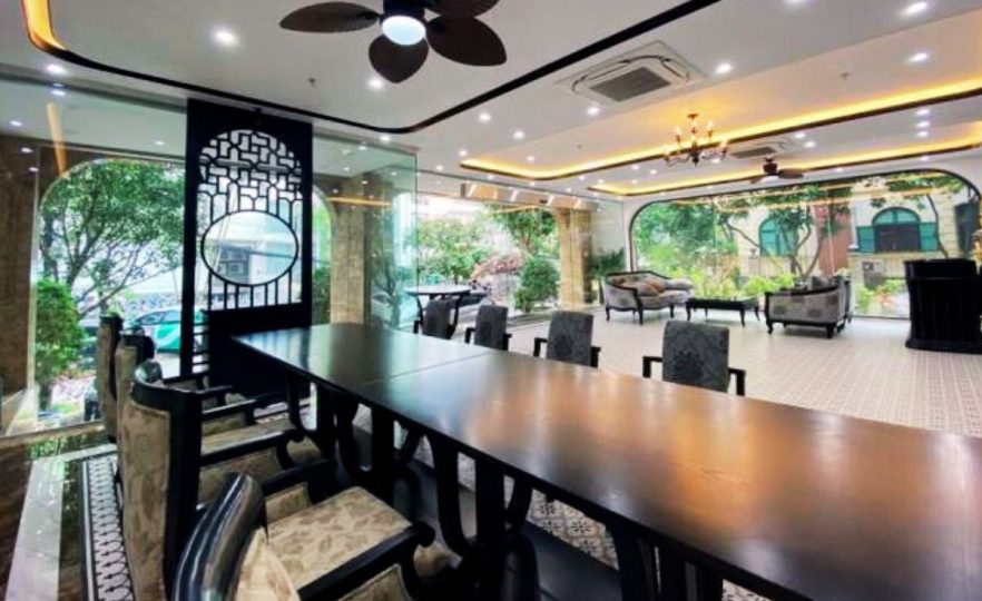 Bán tòa nhà văn phòng lô góc 180m², Trần Thái Tông, 150 tỷ