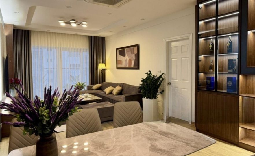 Bán khách sạn Duy Tân 850m² MT18m 15 tầng 70PN giá 330 tỷ 