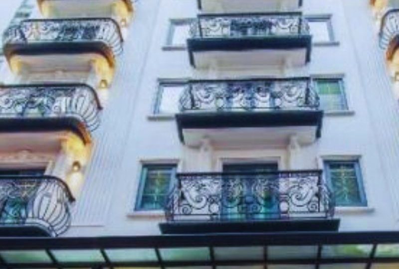Bán tòa Cầu Giấy 289m², 9 tầng, thang máy, hầm ô tô 320 tỷ