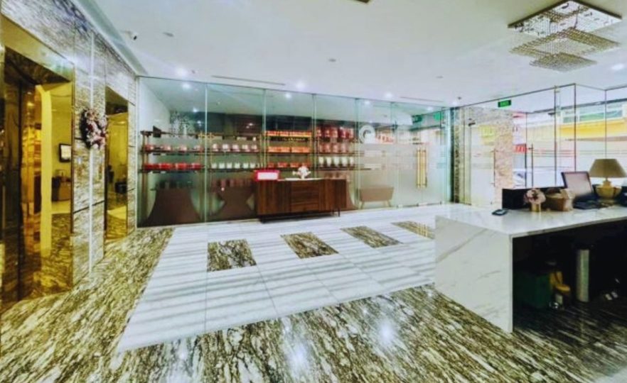 Bán Tòa Lạc Long Quân 288m², 8 Tầng, MT 15m, Giá 125 Tỷ