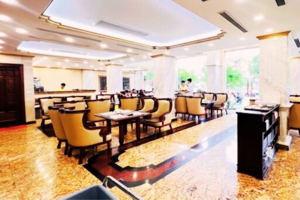 ban-toa-nha-mat-pho-to-huu-200m2.jpg