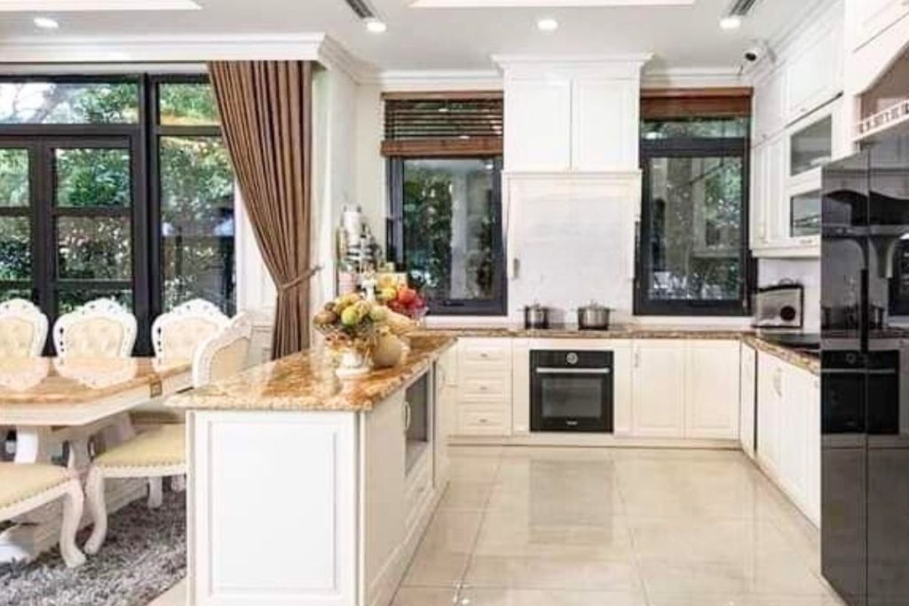 Biệt thự Trích Sài 220m², mặt tiền 10m, view Hồ Tây, Tây Hồ, Hà Nội