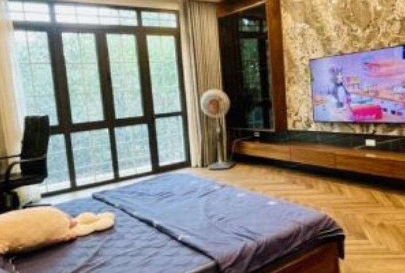 Bán Nhà Mặt Phố Phùng Hưng Hoàn Kiếm 102m², 6T,  MT 9.4m, 133 Tỷ