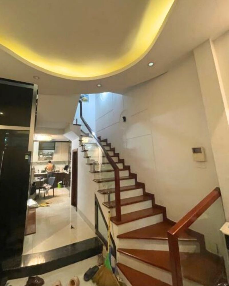 Bán nhà Chùa Láng lô góc 70m² 5 tầng thang máy – 32 tỷ