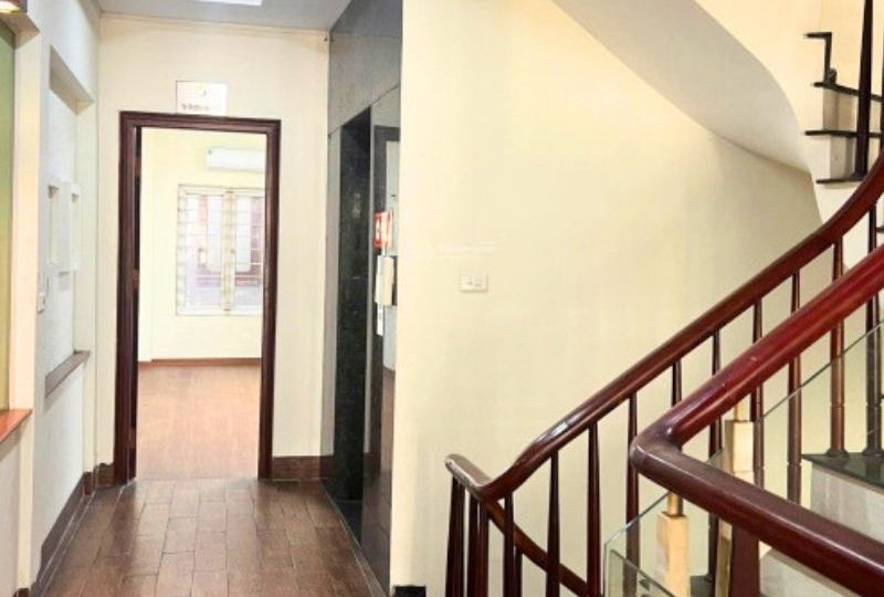 Bán nhà phố Thái Hà 103m², 7 tầng, thang máy, giá 62 tỷ, sổ đỏ vuông đẹp