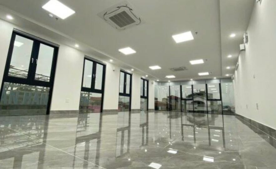 Bán tòa văn phòng Lạc Long Quân 289m² 7 tầng 1 hầm 2 thang máy giá 100 tỷ