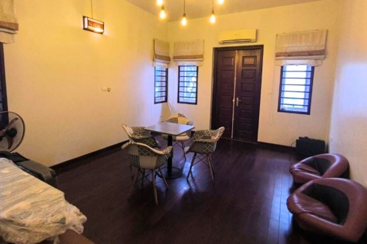 Biệt thự Sài Đồng 180m², 4T, gara, 5 phòng ngủ, gần hồ, 48.7 tỷ
